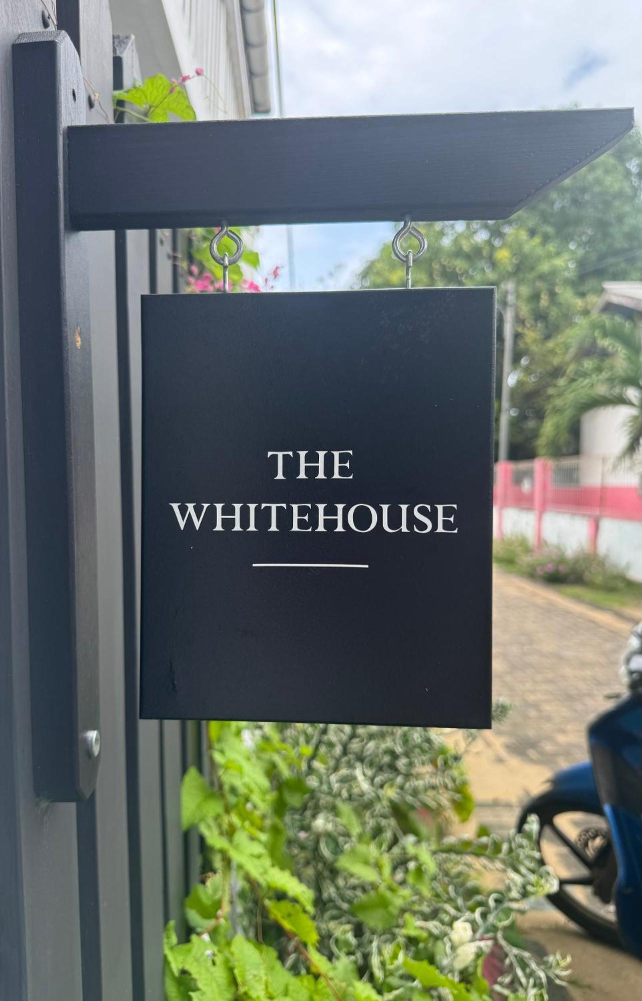 The White House On Bunaken Island Exterior foto